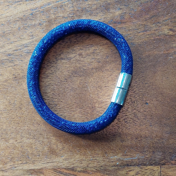 Swarovski Jewelry - Swarovski blue bracelet 8"